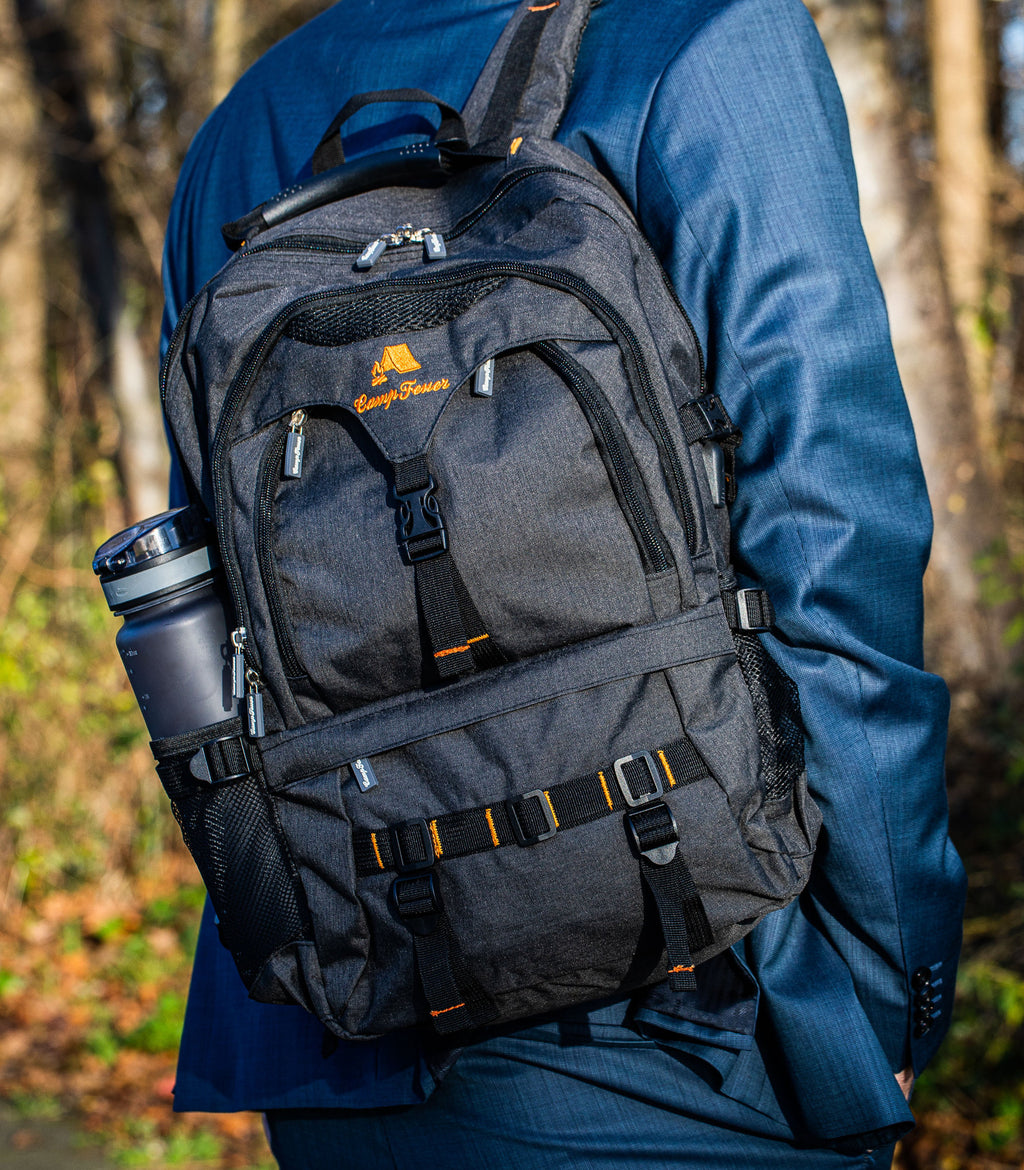 CampFeuer Laptop Rucksack 17 Zoll | Schwarz | Business Notebook Backpack mit USB