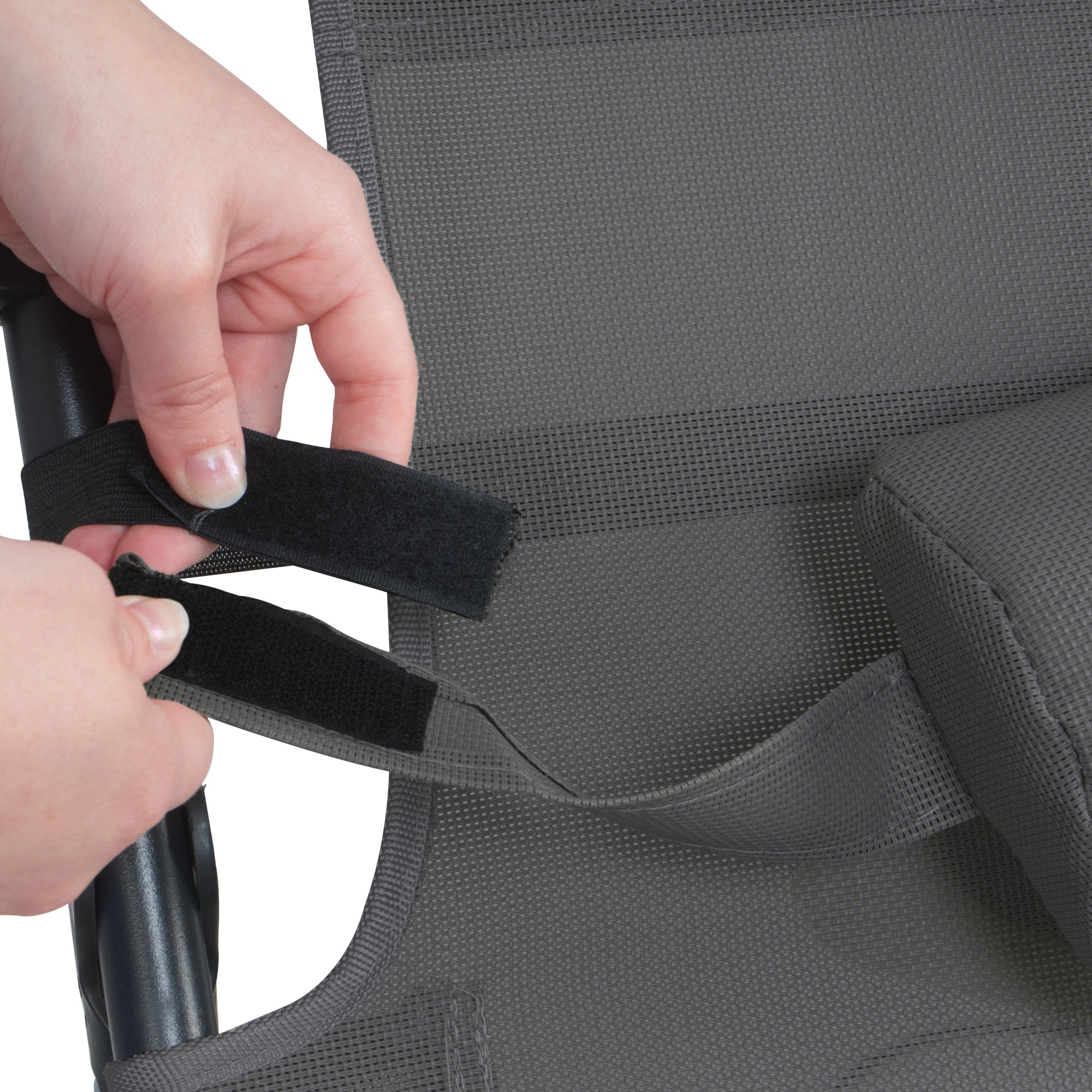 Chaise longue, comprenant un auvent et des rouleaux de massage pour les bras