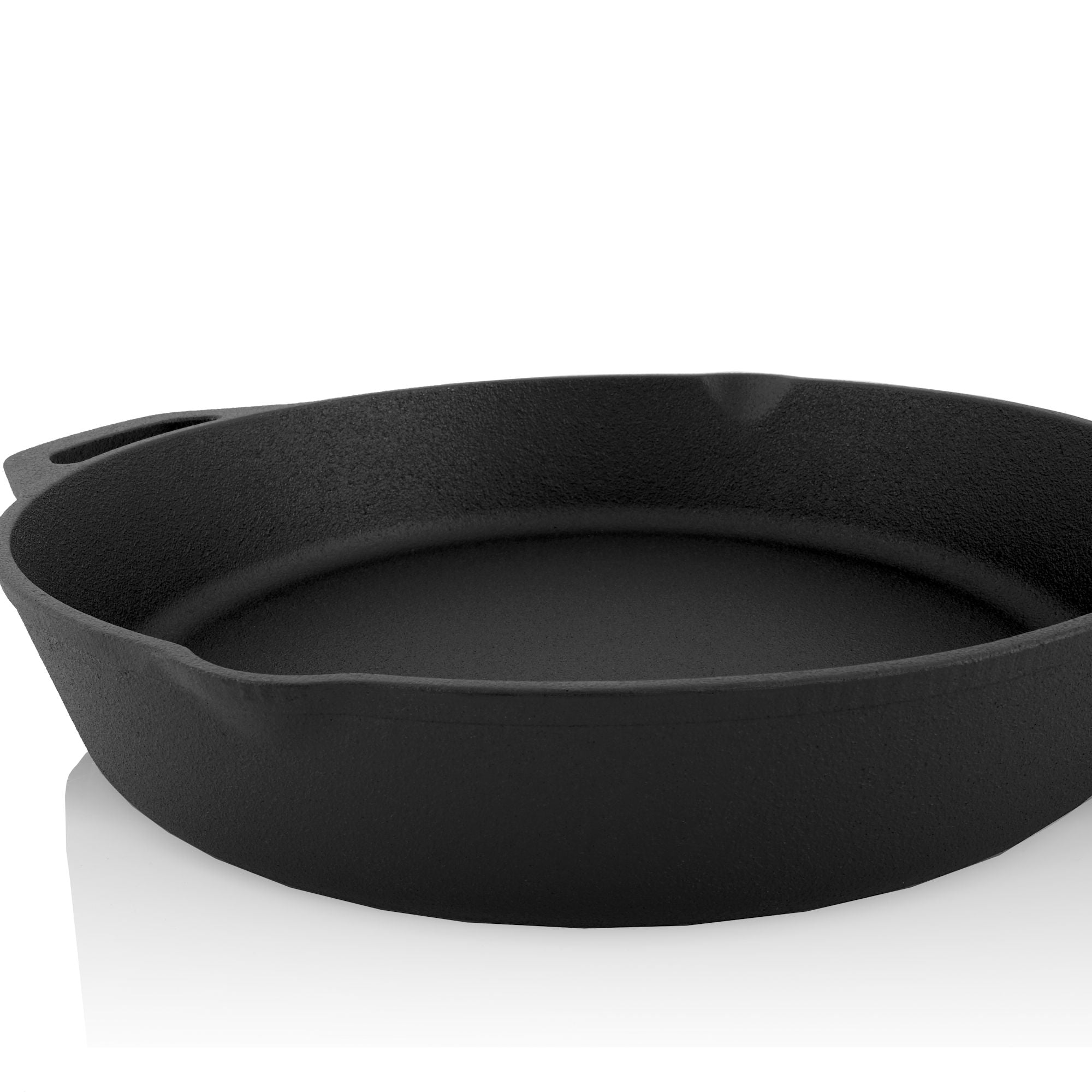 Cast iron pan, cast iron, pre-seasoned, two spouts, including glass lid