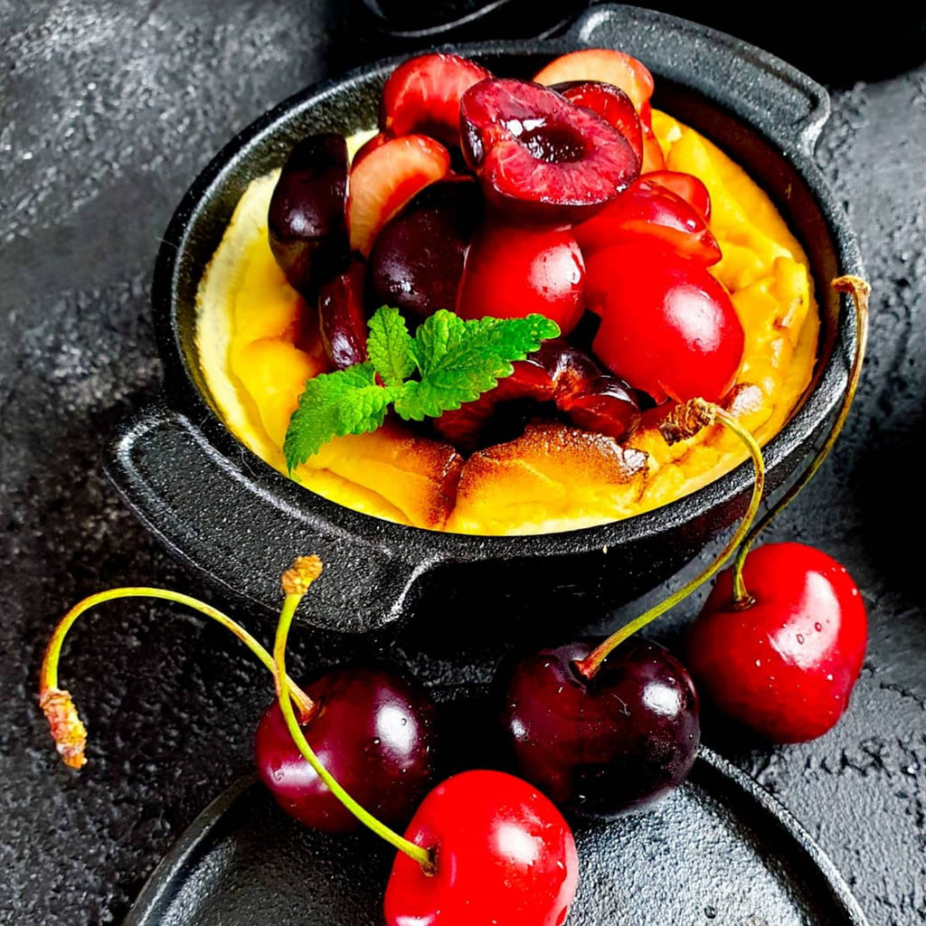 Cocotte en fonte, lot de 3, Ø 11 cm, avec socle en bois