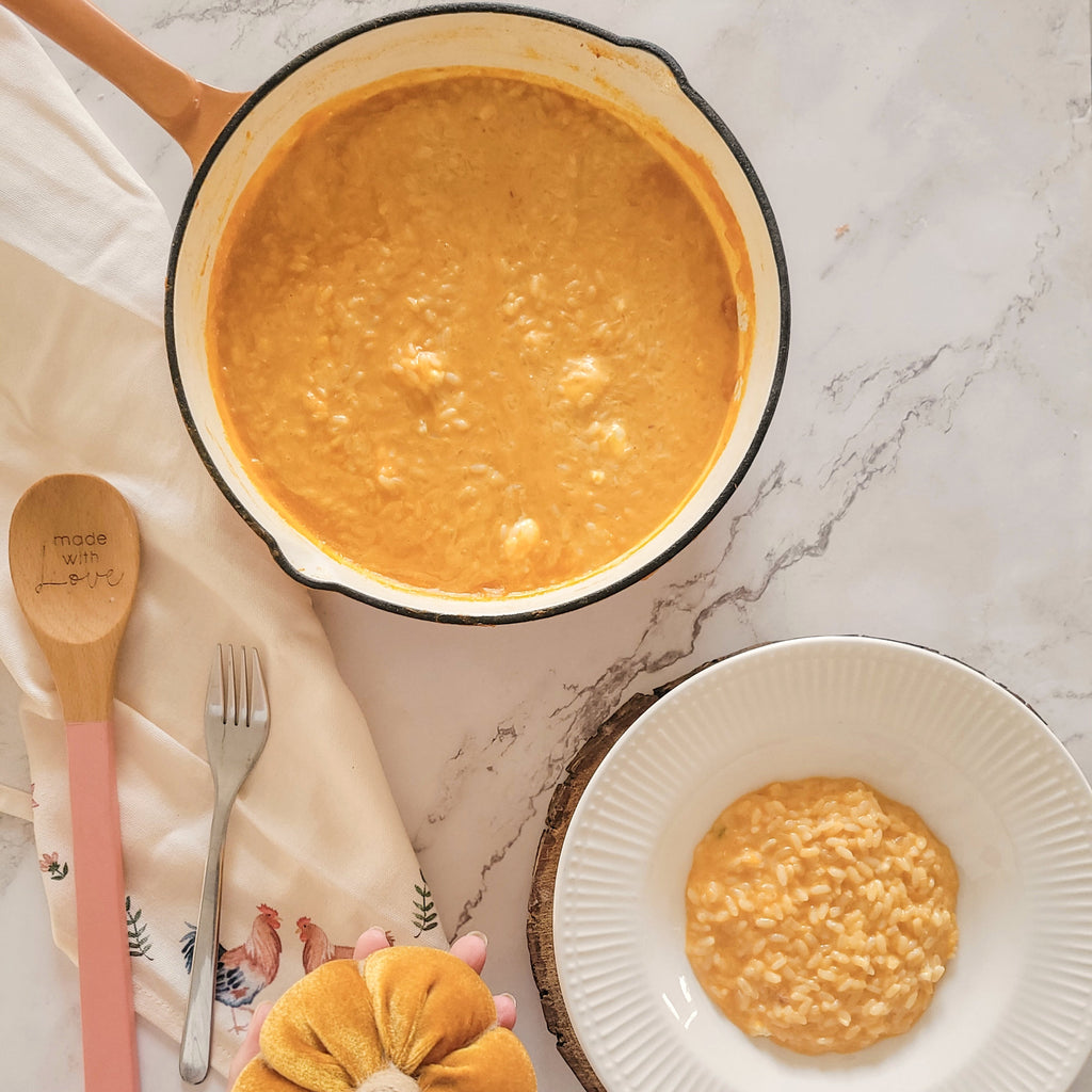 Frying pan, Ø 24 cm, cast iron, enamelled, with two spouts
