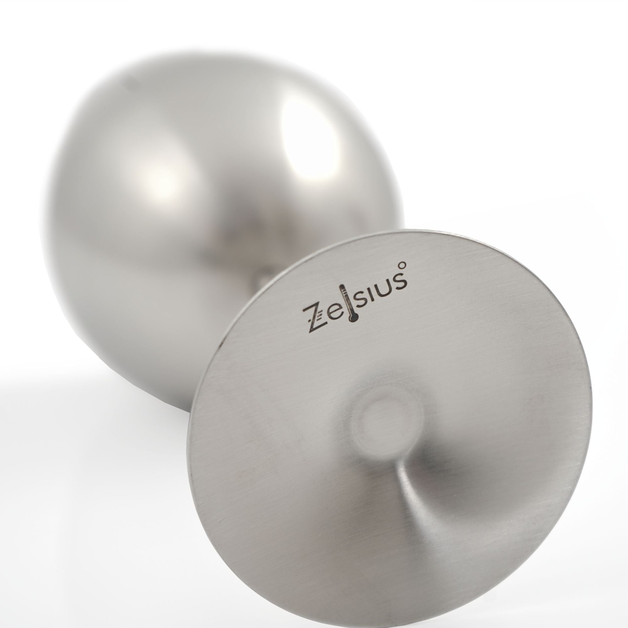 Service de table comprenant 2 verres à vin, un rafraîchisseur de bouteille et un couteau de serveur