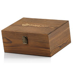Coffret à whisky 13 pièces, comprenant pierres à whisky et verres, dans un coffret en bois.