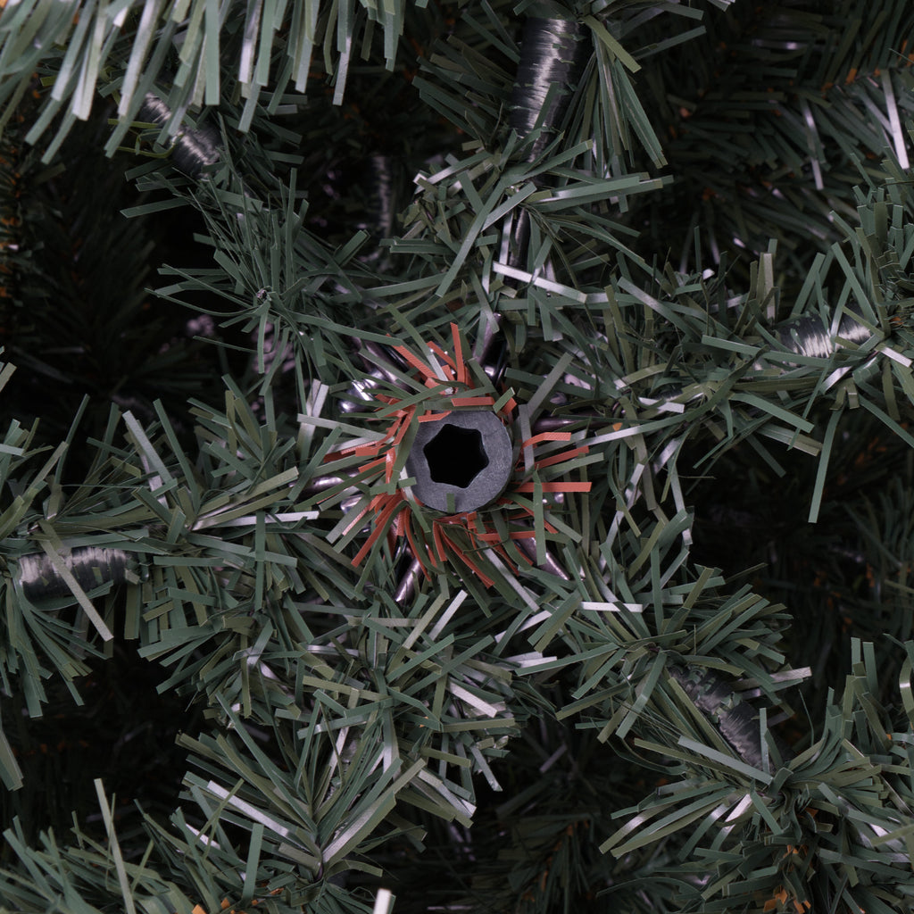 Künstlicher Weihnachtsbaum mit Holzständer