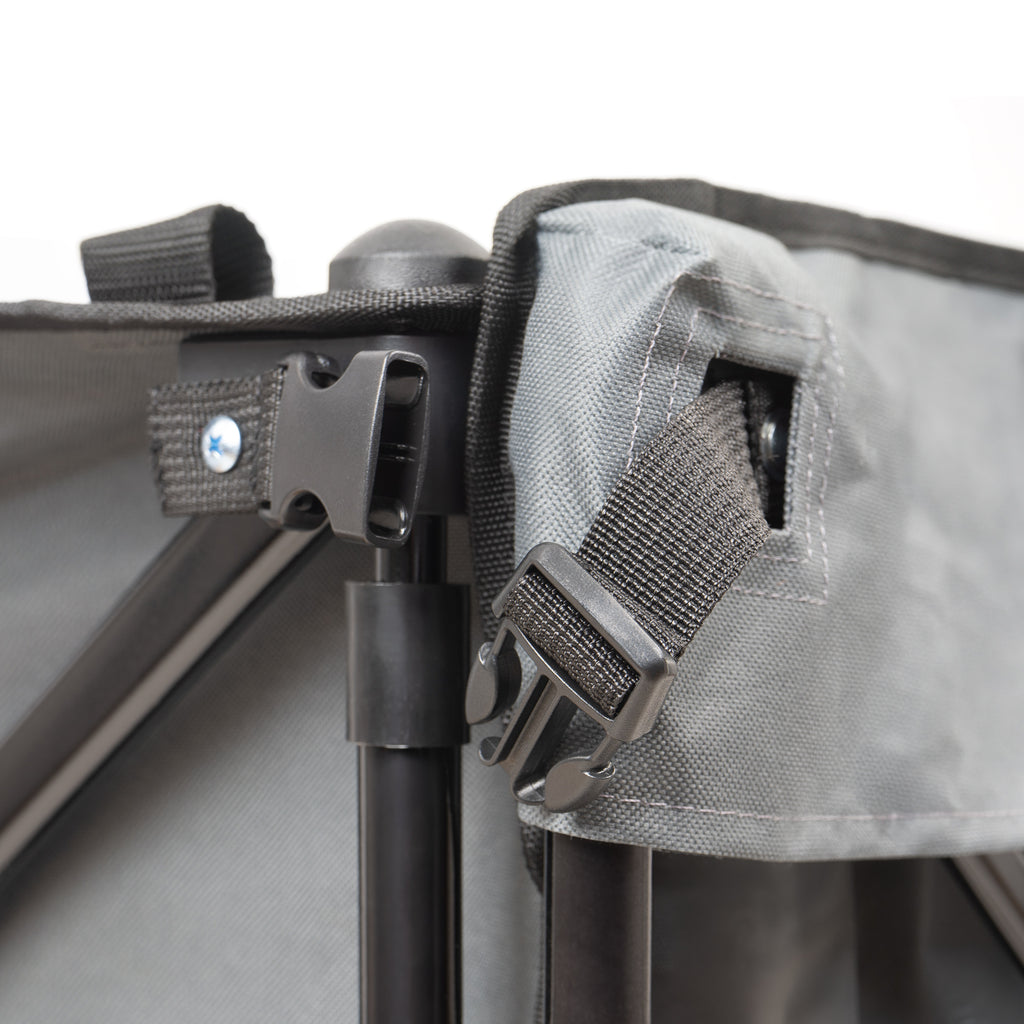 Chariot pliant gris, avec système de sangles, sans capote