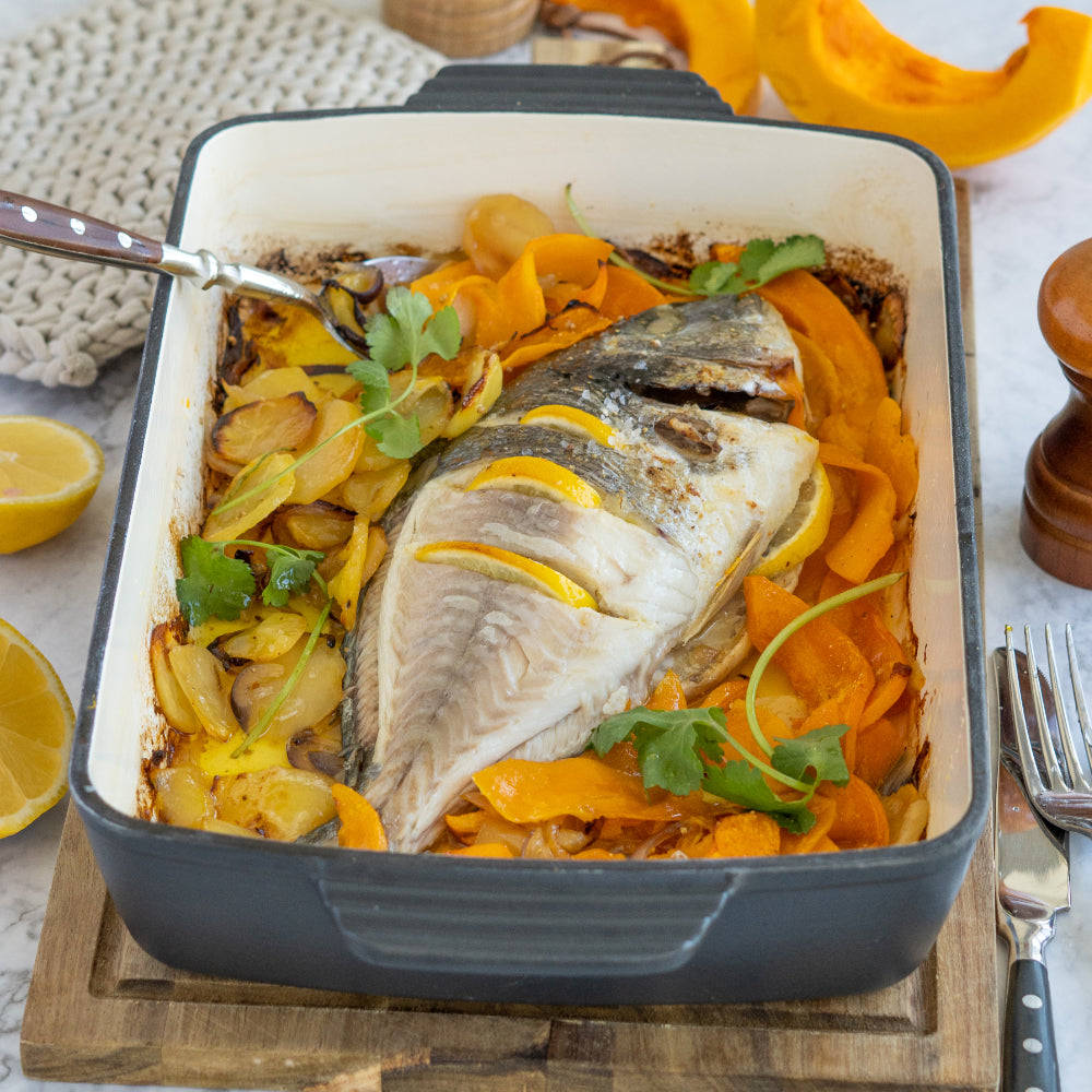 Casserole dish, square, cast iron, suitable for induction cooktops