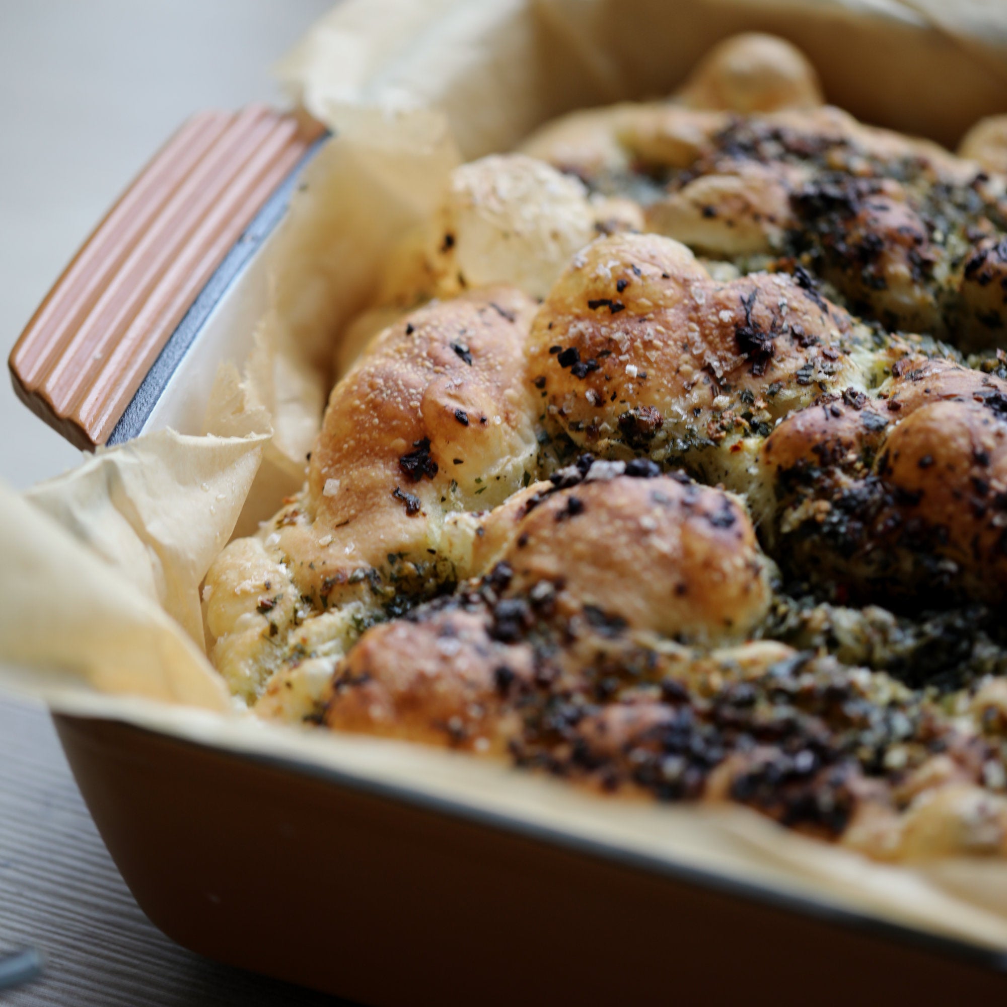 Casserole dish, square, cast iron, suitable for induction cooktops