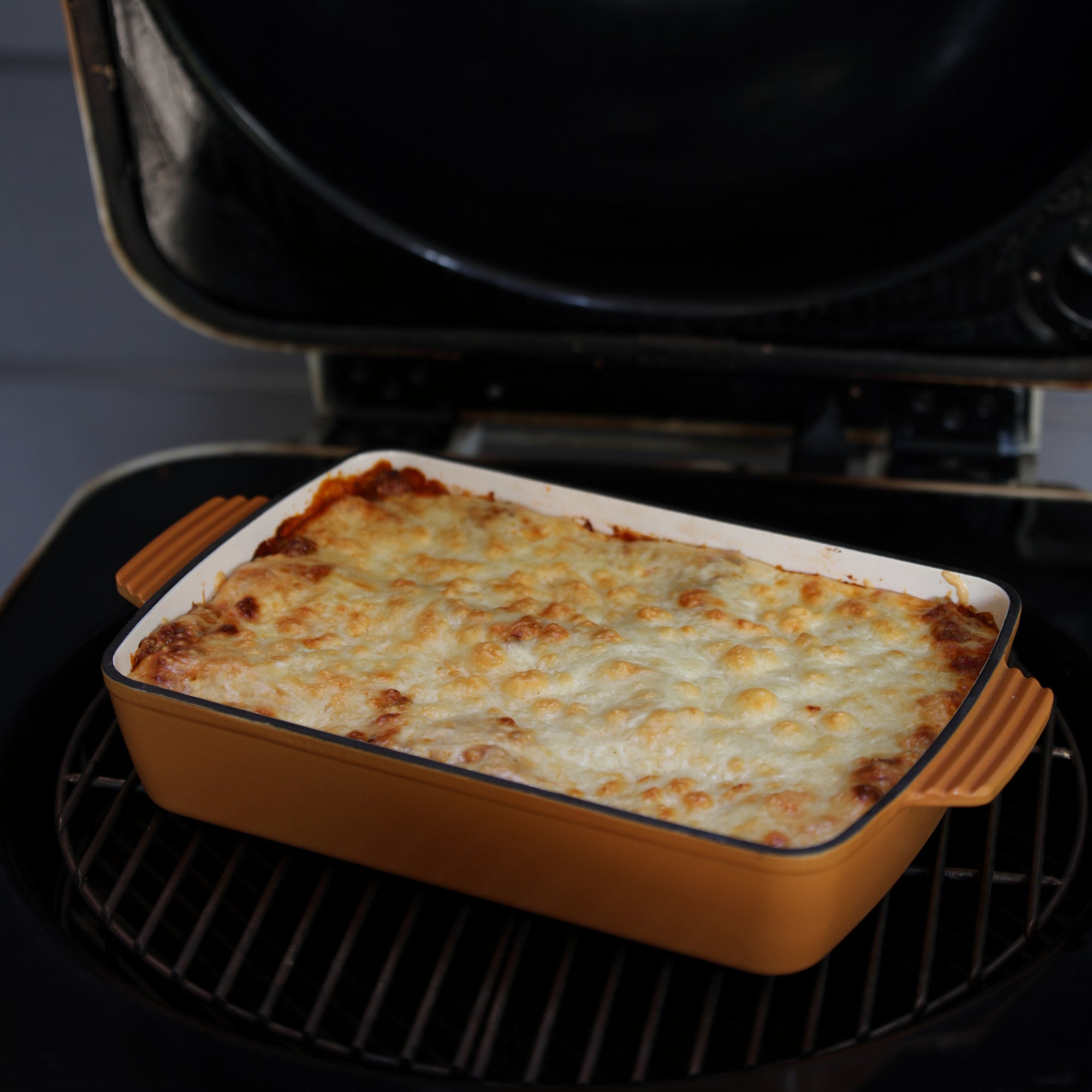 Casserole dish, square, cast iron, suitable for induction cooktops