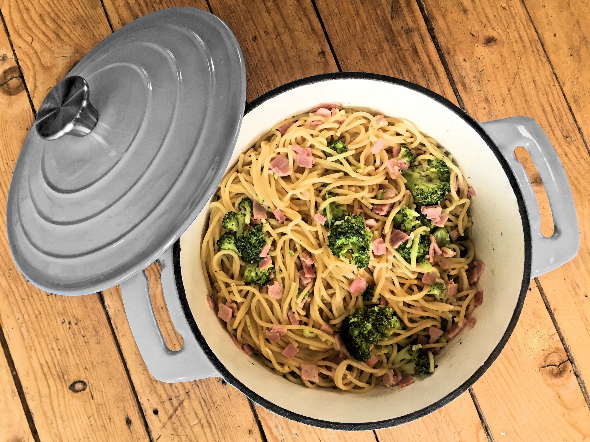 Cocotte, cast iron, enamelled, 4 liters, Ø 24 cm, incl. lid