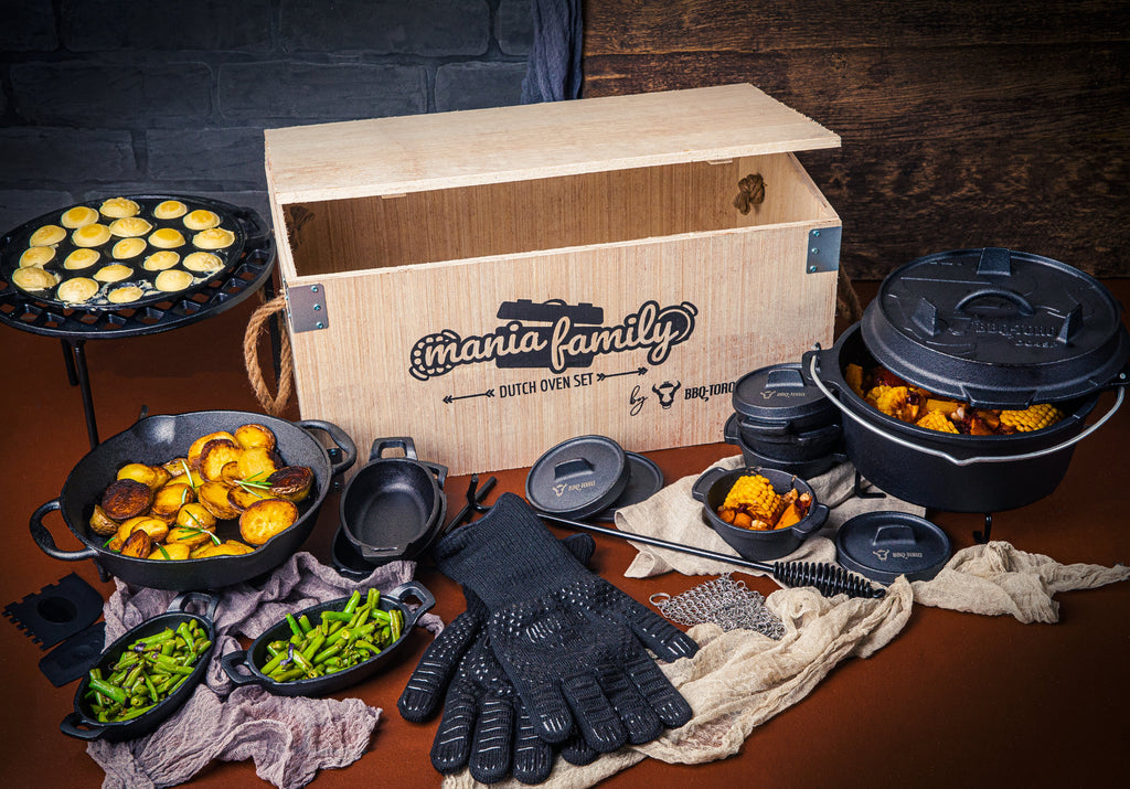 Dutch Oven Set, 19-piece, including wooden box