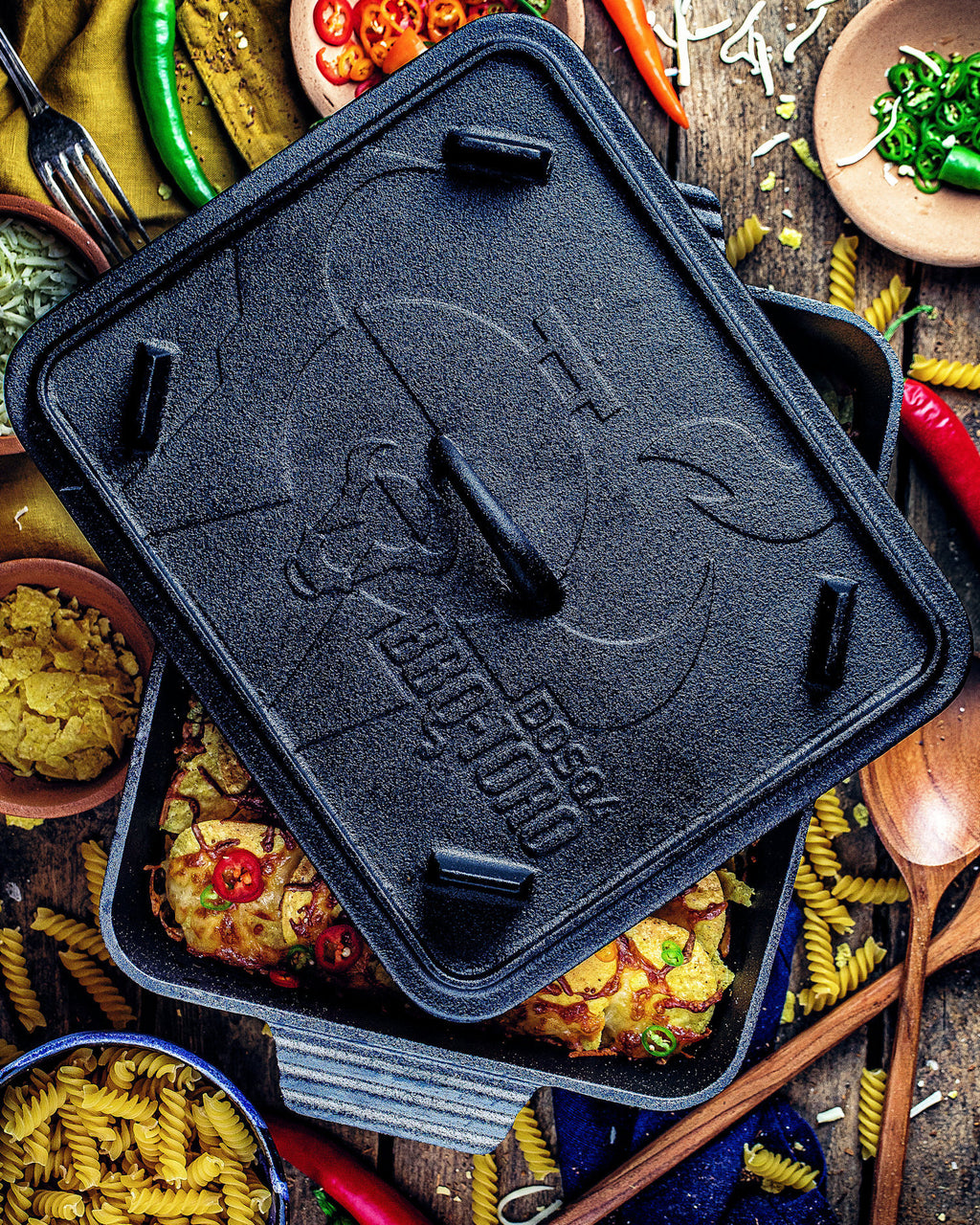 Dutch oven baking pot, 5.5 liters, cast iron