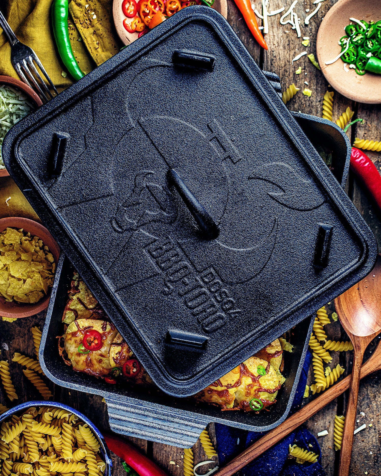 Dutch oven baking pot, 5.5 liters, cast iron