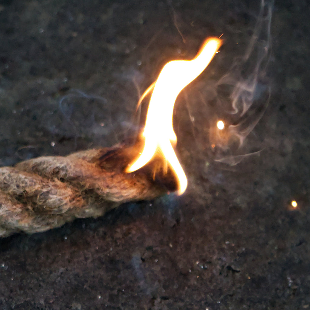 Feuerstahl, Survival Set, inkl. Feuerstahl, Paracord-Seil, Blasrohr, Zunder