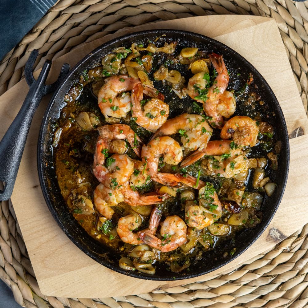 Serving pan, Ø 22 cm, cast iron, incl. wooden board