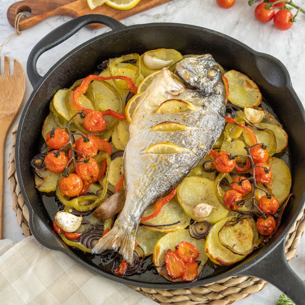 Frying pan, Ø 29 cm, cast iron, with handle and two spouts