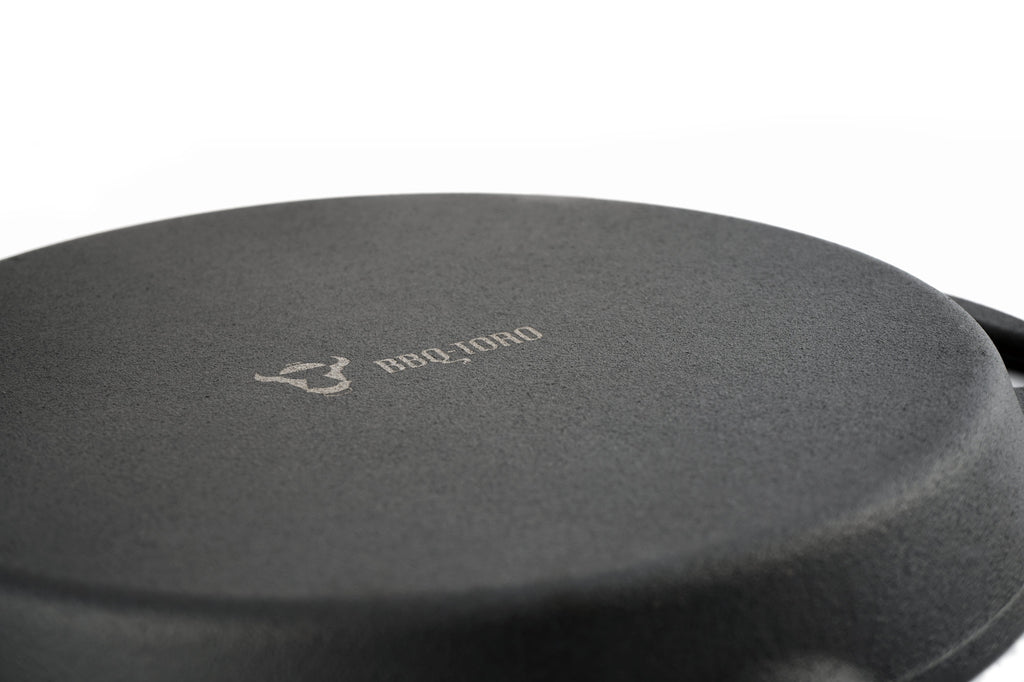 Grill pan, cast iron, with two handles, two spouts