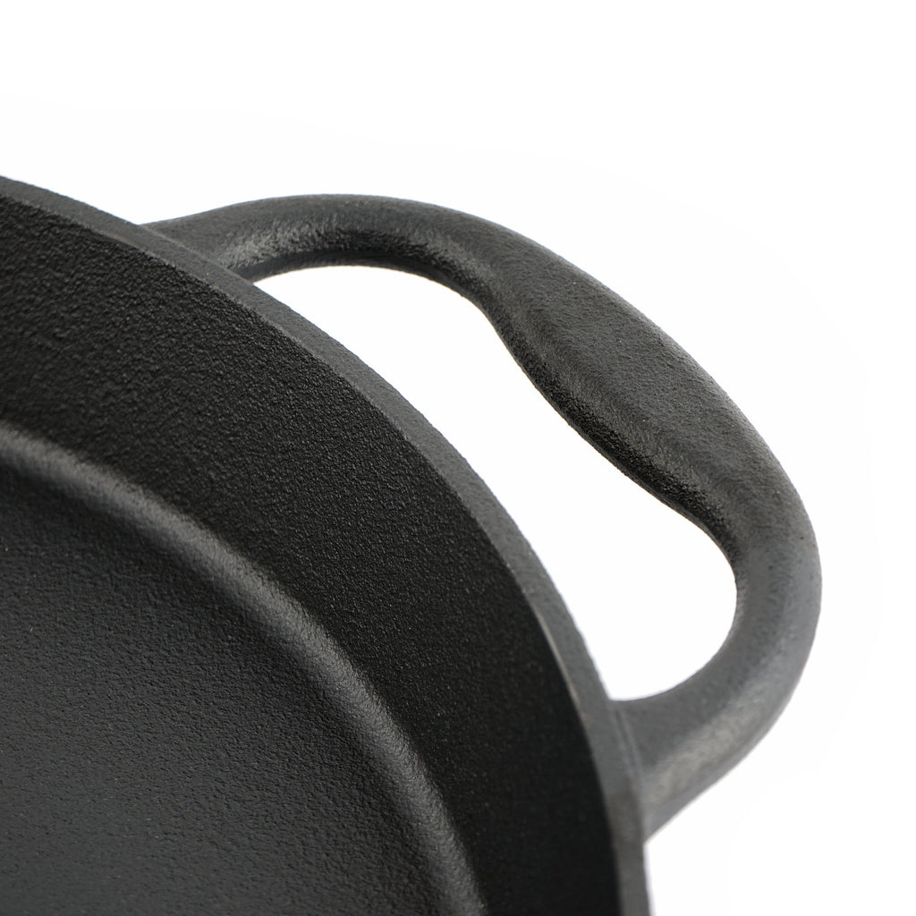 Grill pan, cast iron, with two handles, two spouts