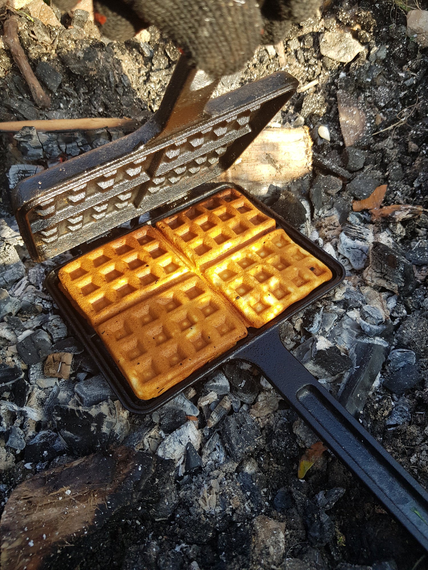 Waffle iron, cast iron, rectangular double shape, black