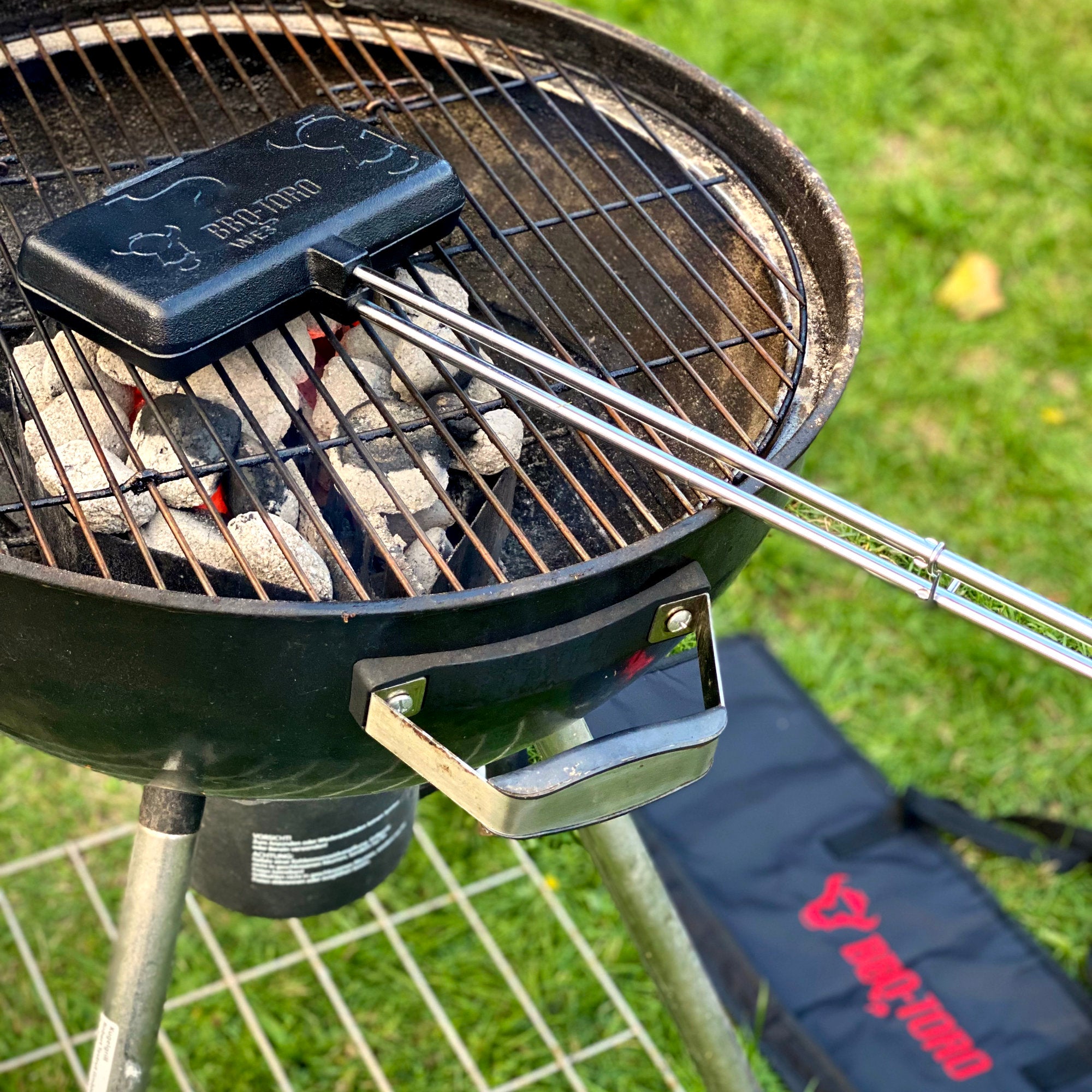 Sandwich iron, rectangular, including carrying bag and long handle