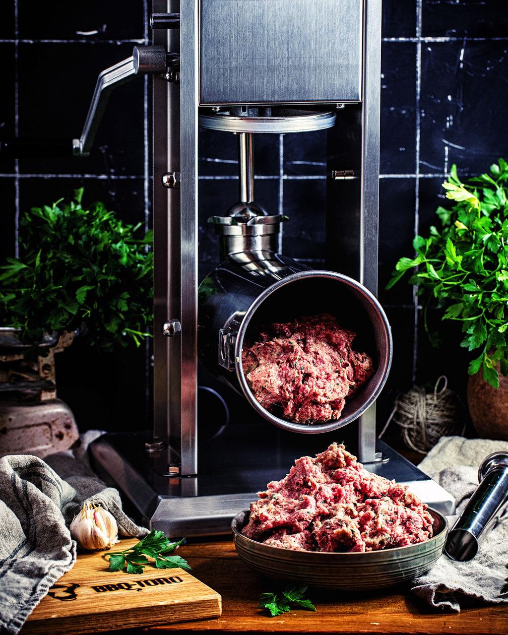 Poussoir à saucisses électrique, 15 litres, en acier inoxydable, avec pédale et 4 embouts de remplissage en acier inoxydable.