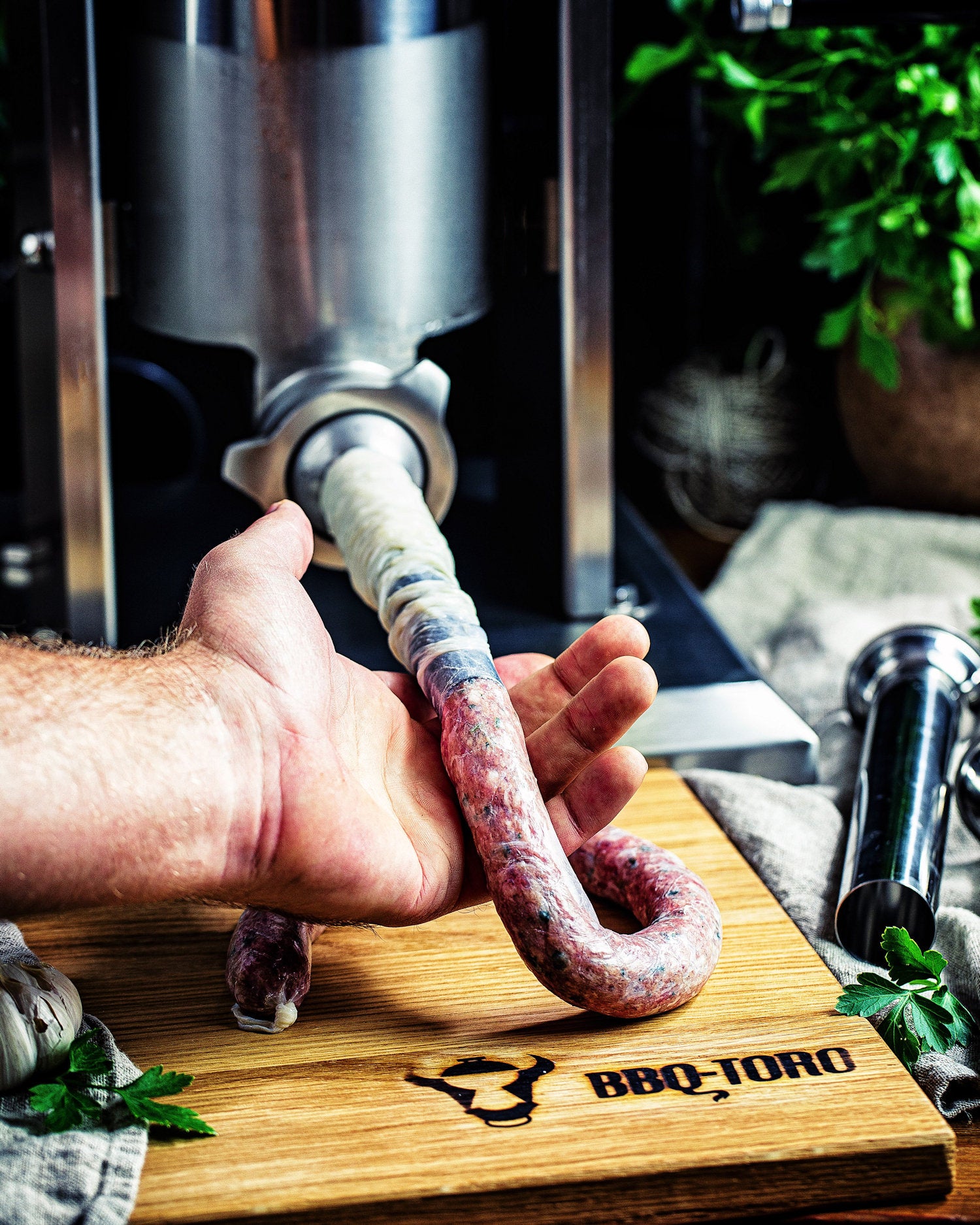 Poussoir à saucisses électrique, 15 litres, en acier inoxydable, avec pédale et 4 embouts de remplissage en acier inoxydable.